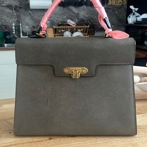 Valentino Garavani Kelly